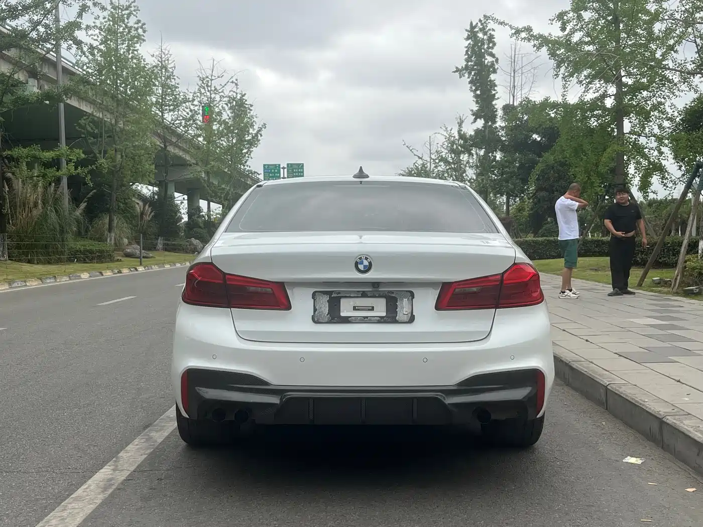 BMW 5 Series 2019 530Li Leading M Sport Package фото 8