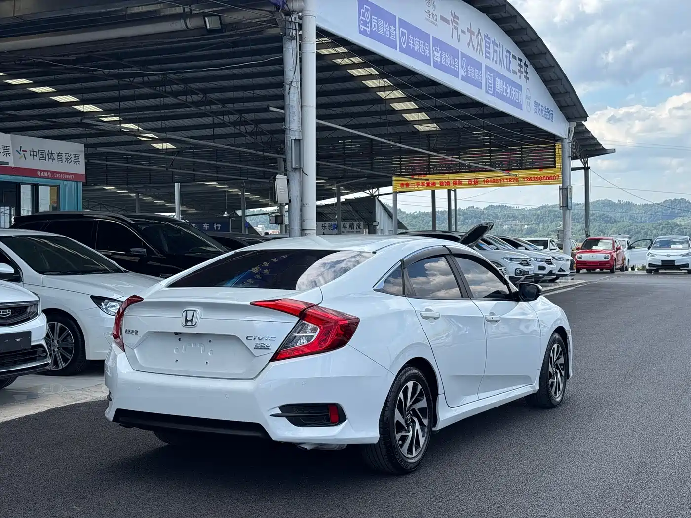 Фото 15 - Honda Civic