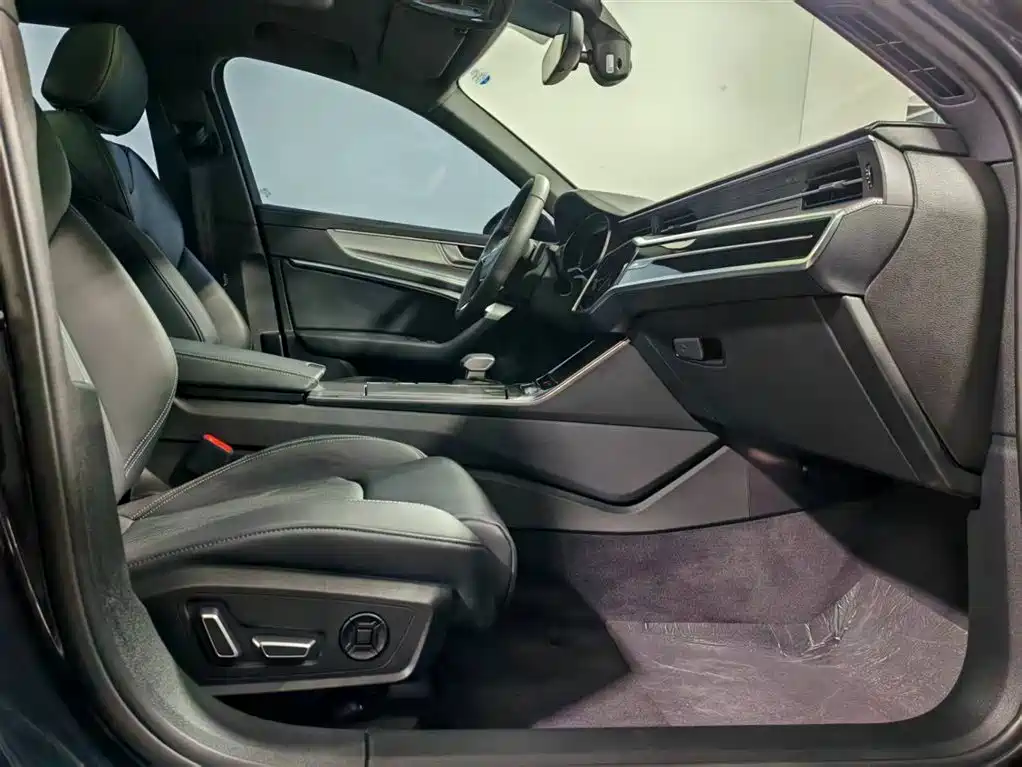 Audi A6L 2025 40 TFSI Luxury Sport фото 7