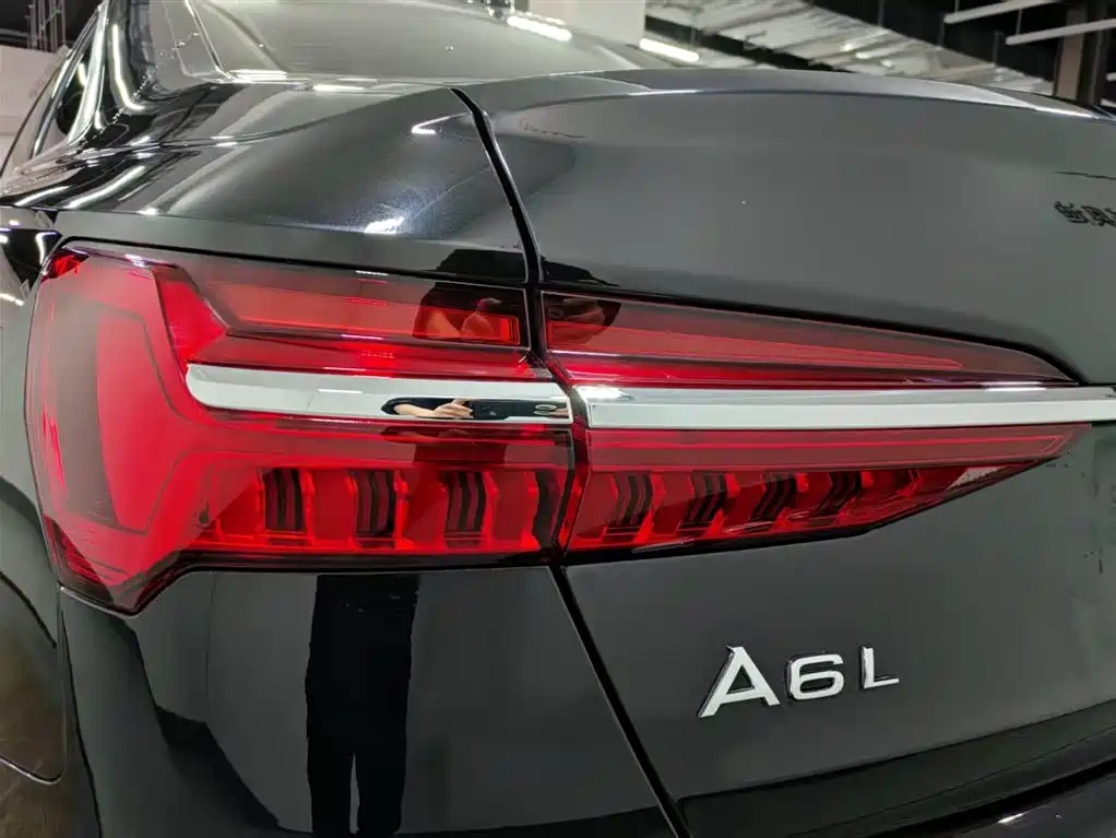 Audi A6L 2025 40 TFSI Luxury Sport фото 14