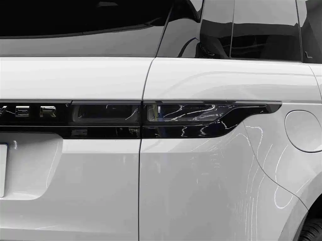 Land Rover Range Rover Evoque 2023 Range Rover Evoque L 249PS Luxury Edition фото 17