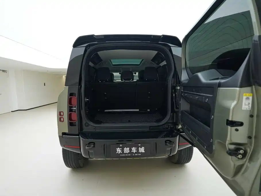 Фото 7 - Land Rover Defender