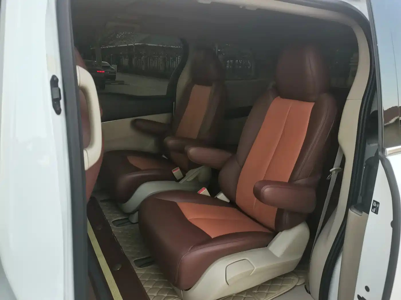 Buick GL8 2014 2.4L CT Luxury Business Comfort фото 26