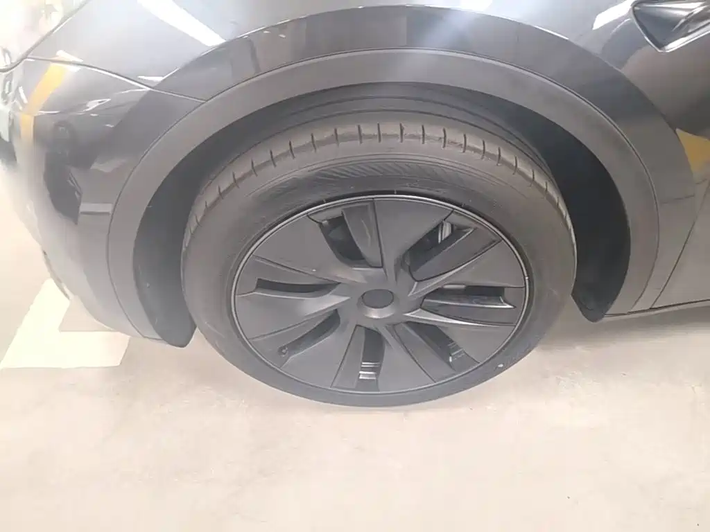 Фото 23 - Tesla Model Y