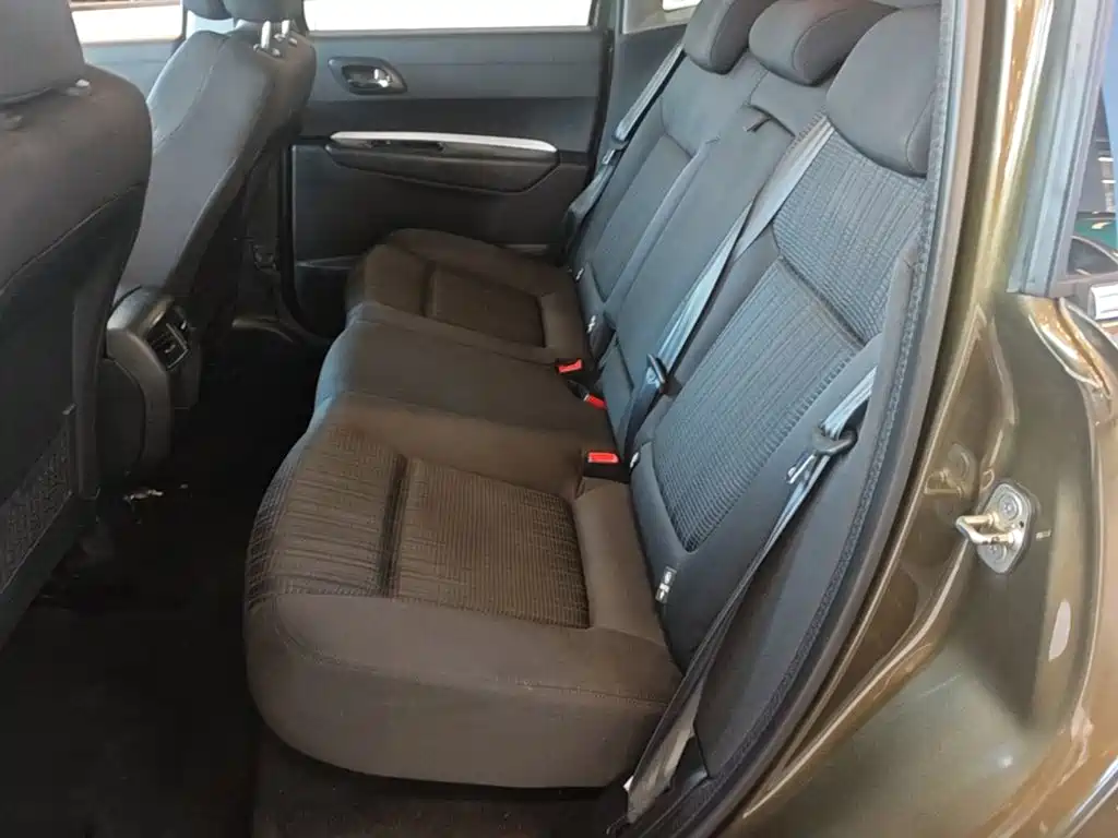 صورة 13 - Peugeot 3008