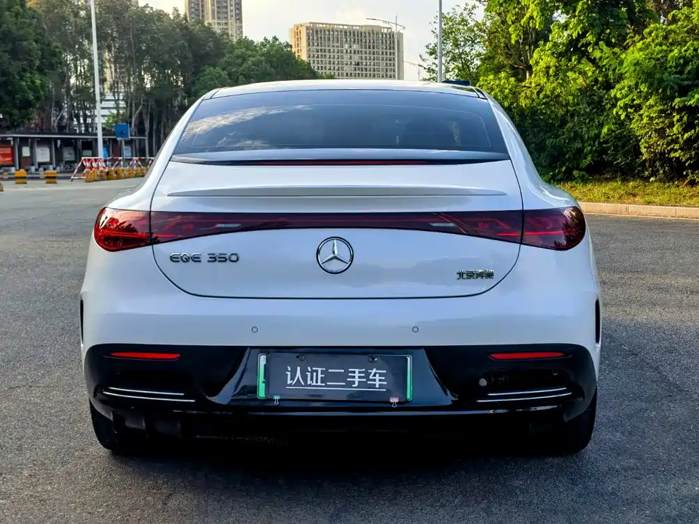 Фото 6 - Mercedes-Benz EQE
