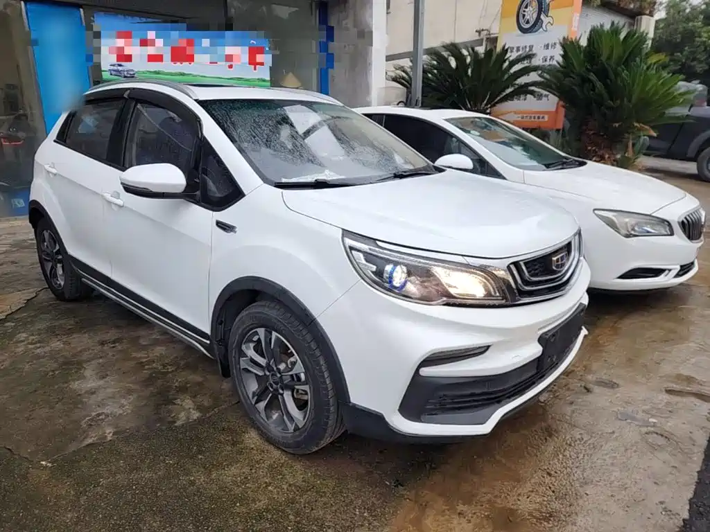 Фото 4 - Geely Vision X3