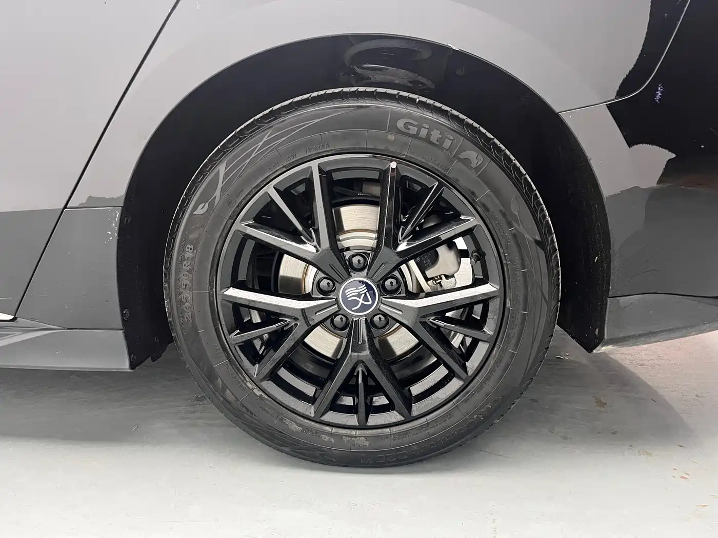 BYD Han 2024 DM-i Glory Edition 121KM Premium фото 11