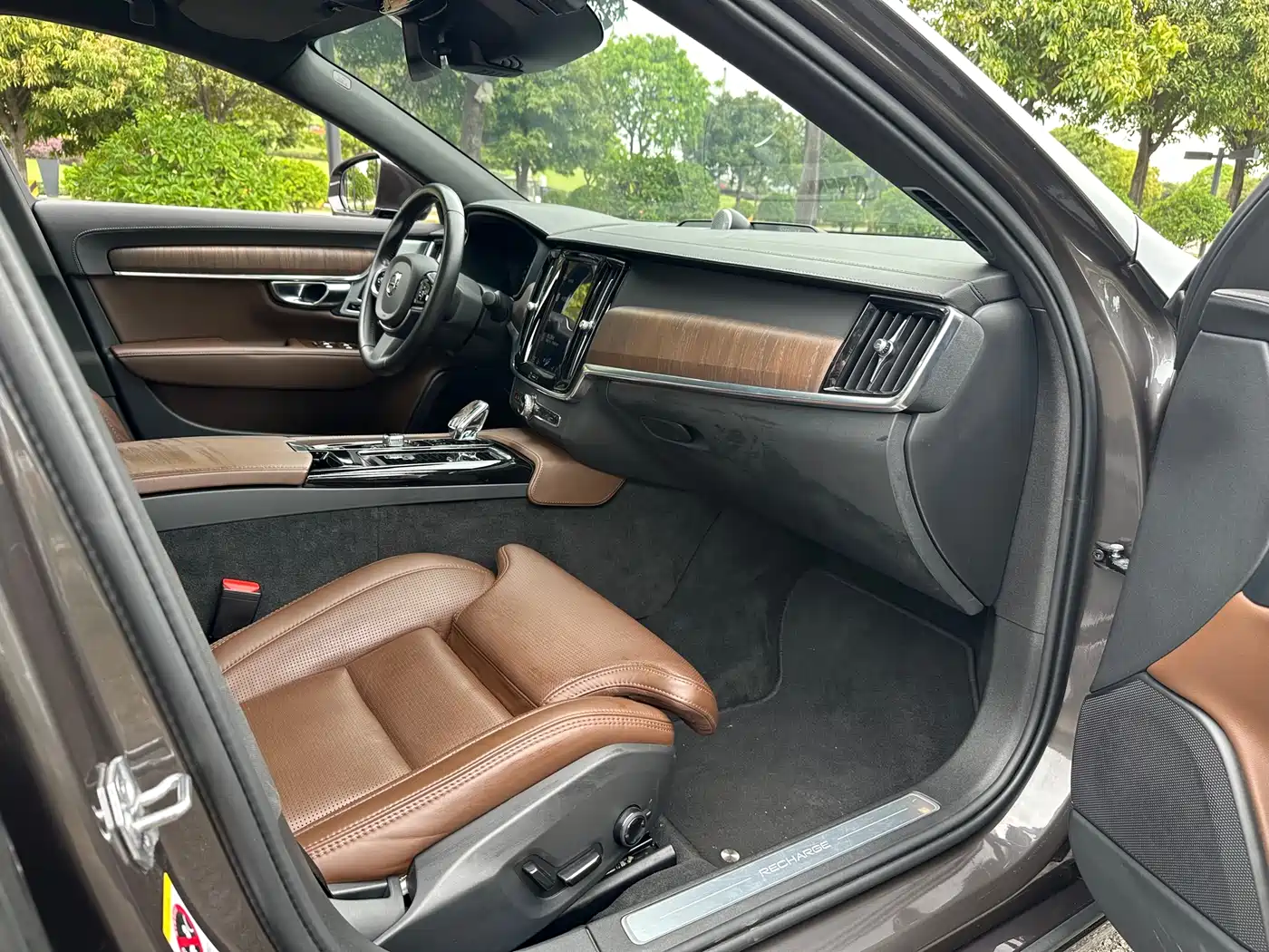 VOLVO S90 PLUG-IN HYBRID