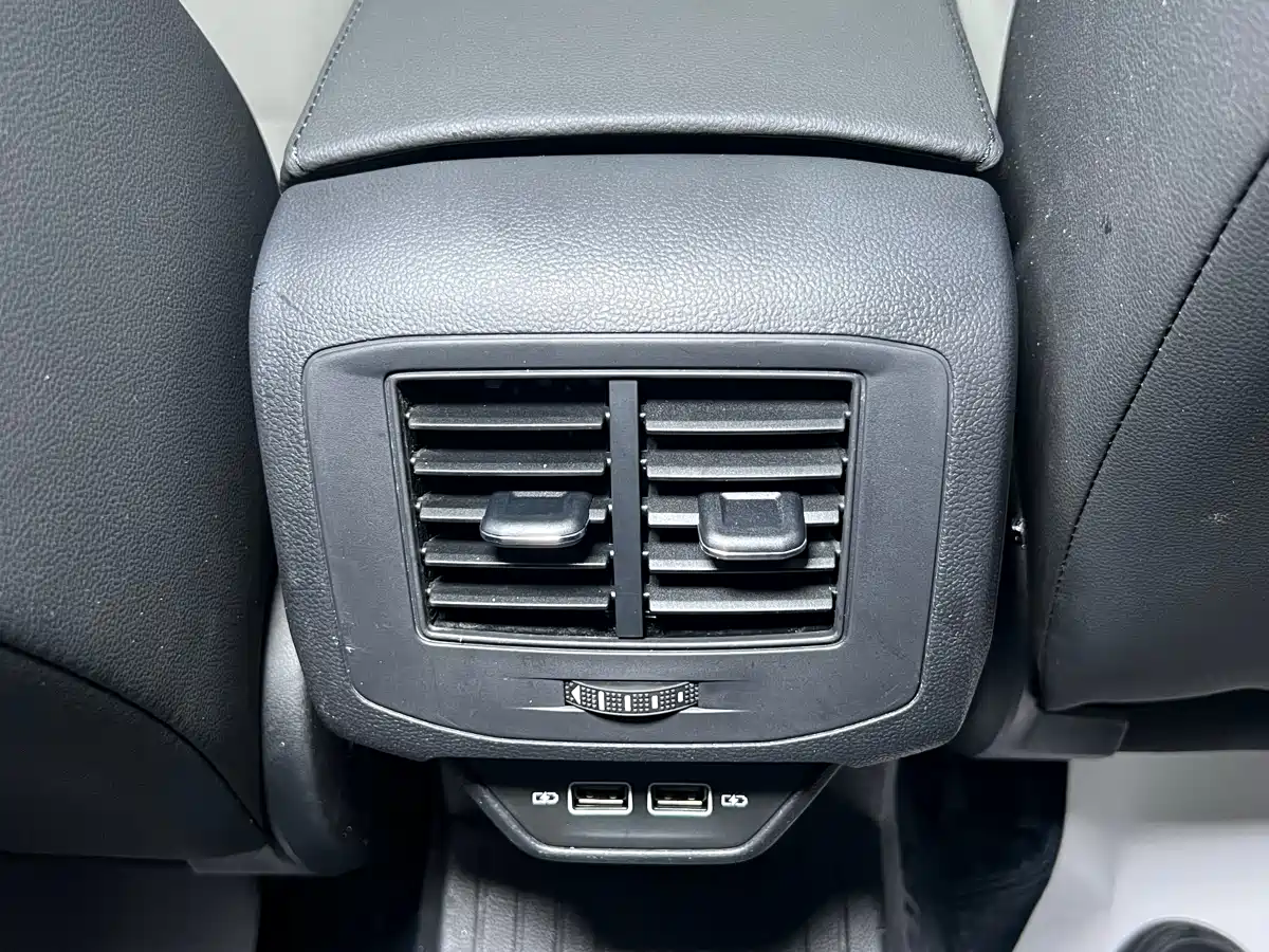 VOLKSWAGEN T ROC EXPLORING SONGS