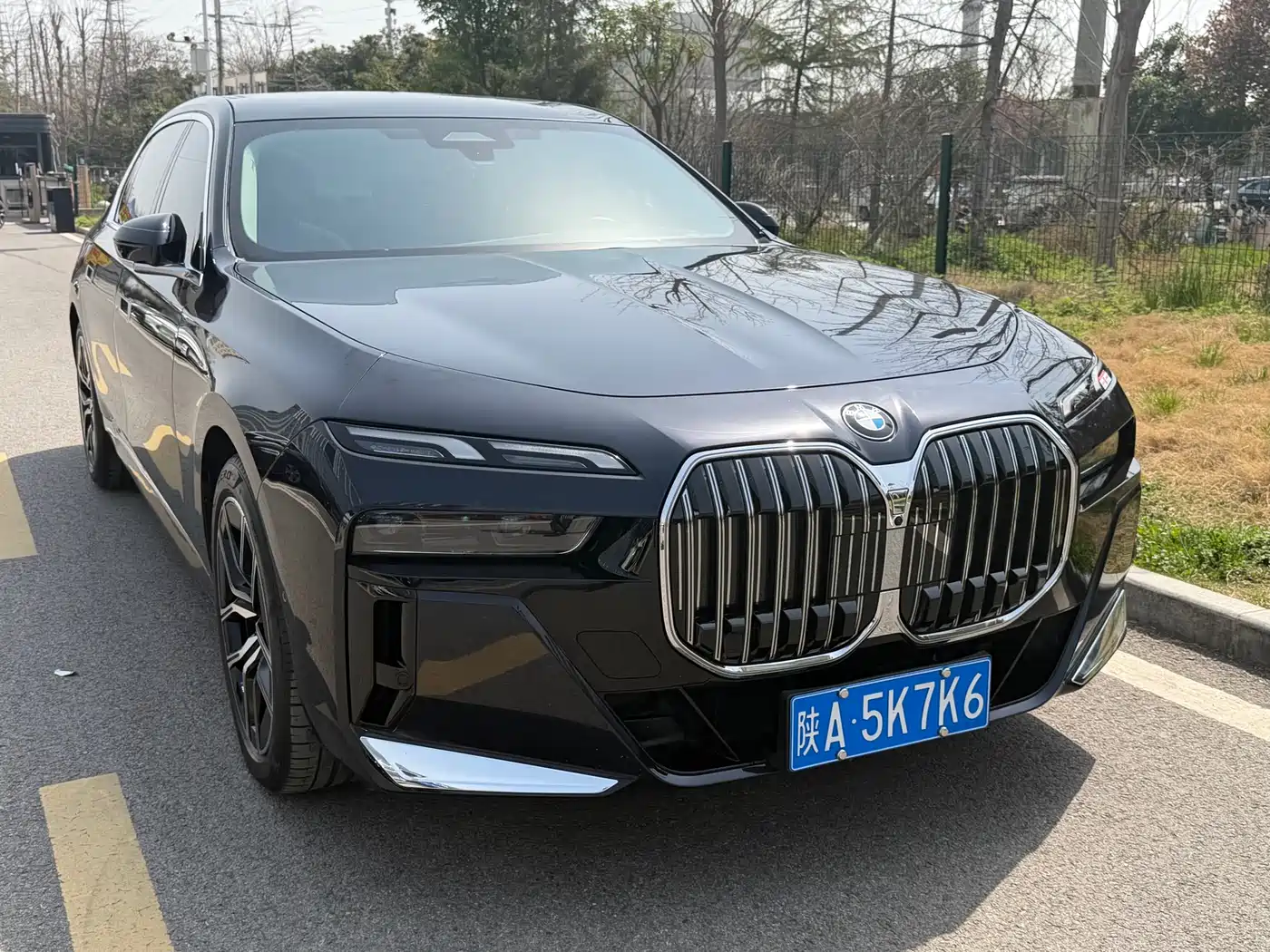 BMW 7 Series 2023 Model 735Li M Sport Package фото 3
