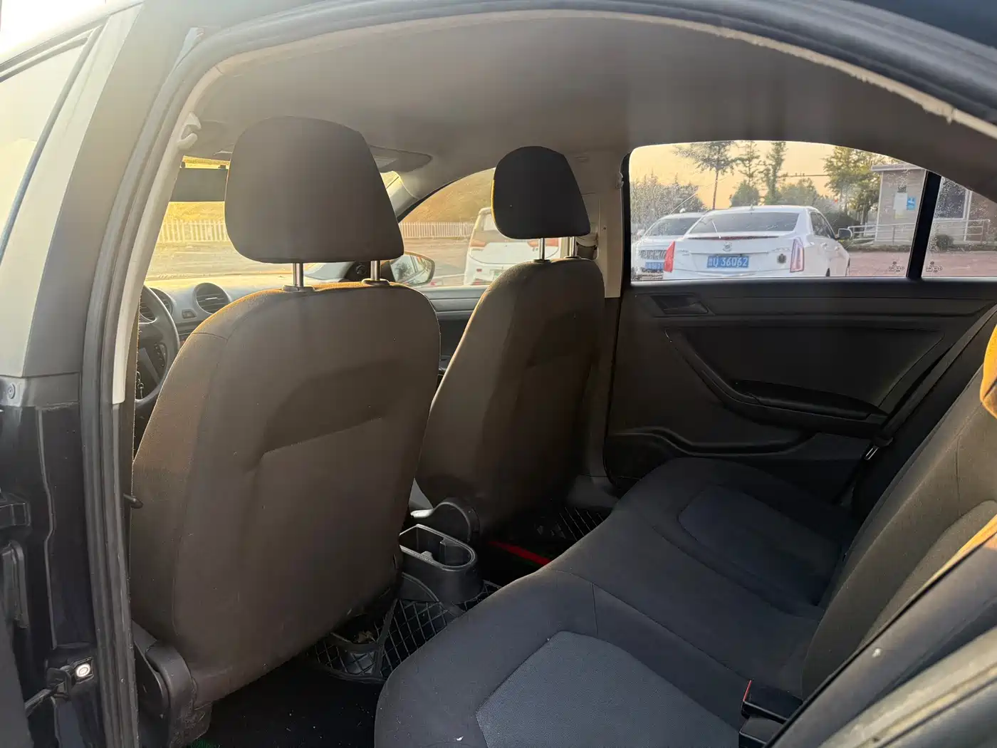 Volkswagen Jetta 2015 1.6L Manual Trend фото 7
