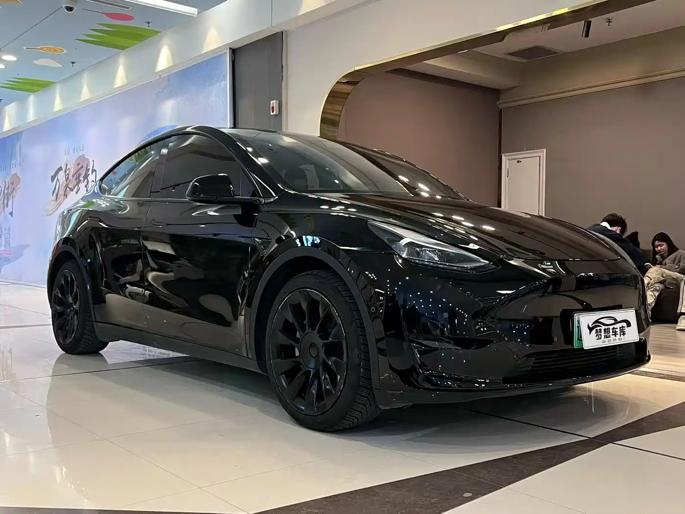 TESLA MODEL Y
