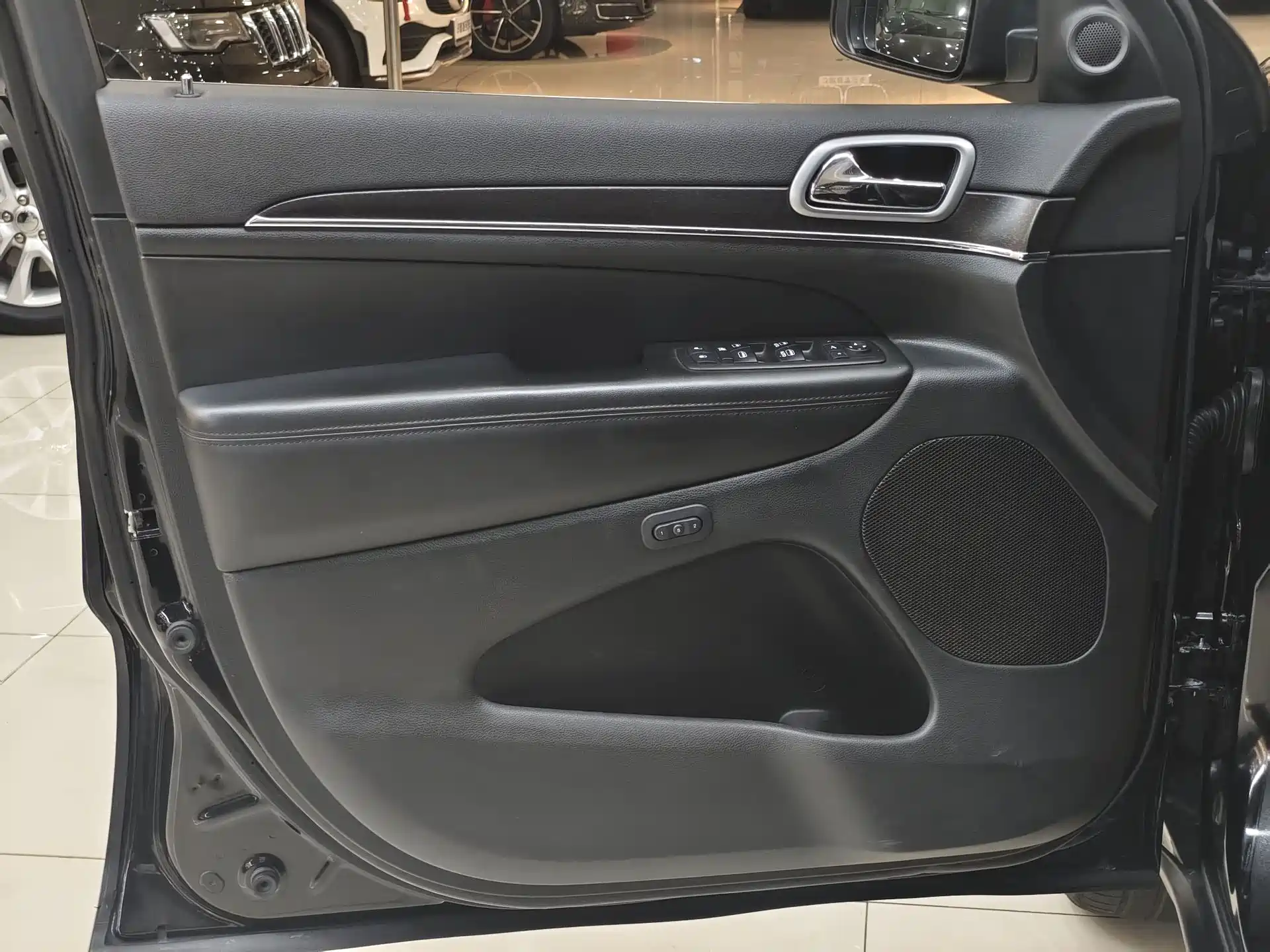 Фото 4 - Jeep Grand Cherokee (Import)