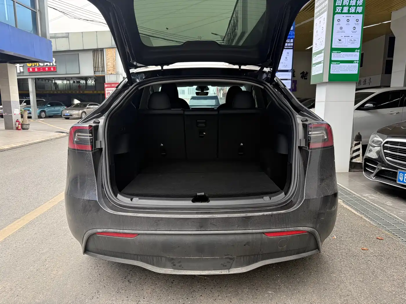 TESLA MODEL Y