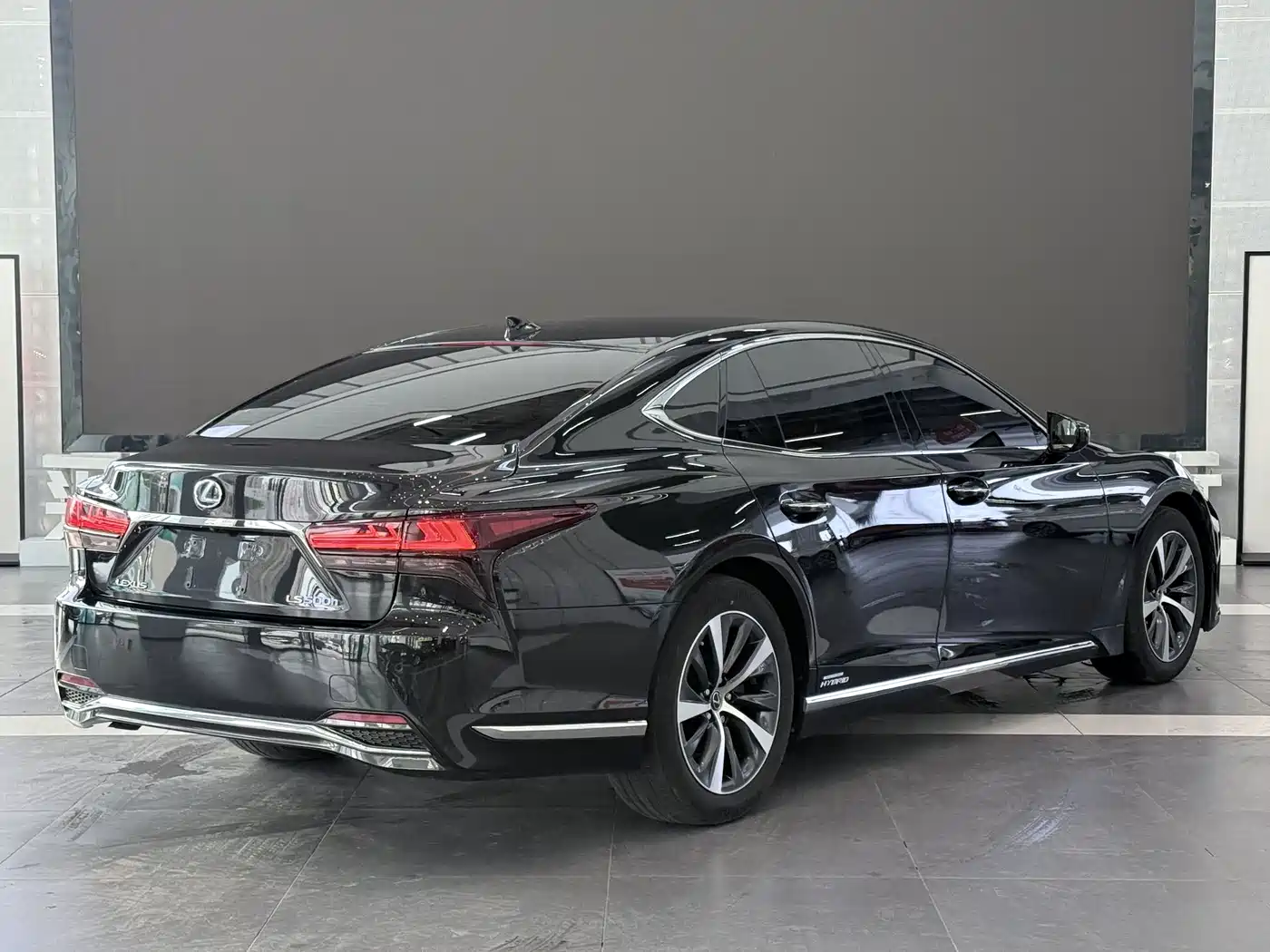 2022 Lexus LS