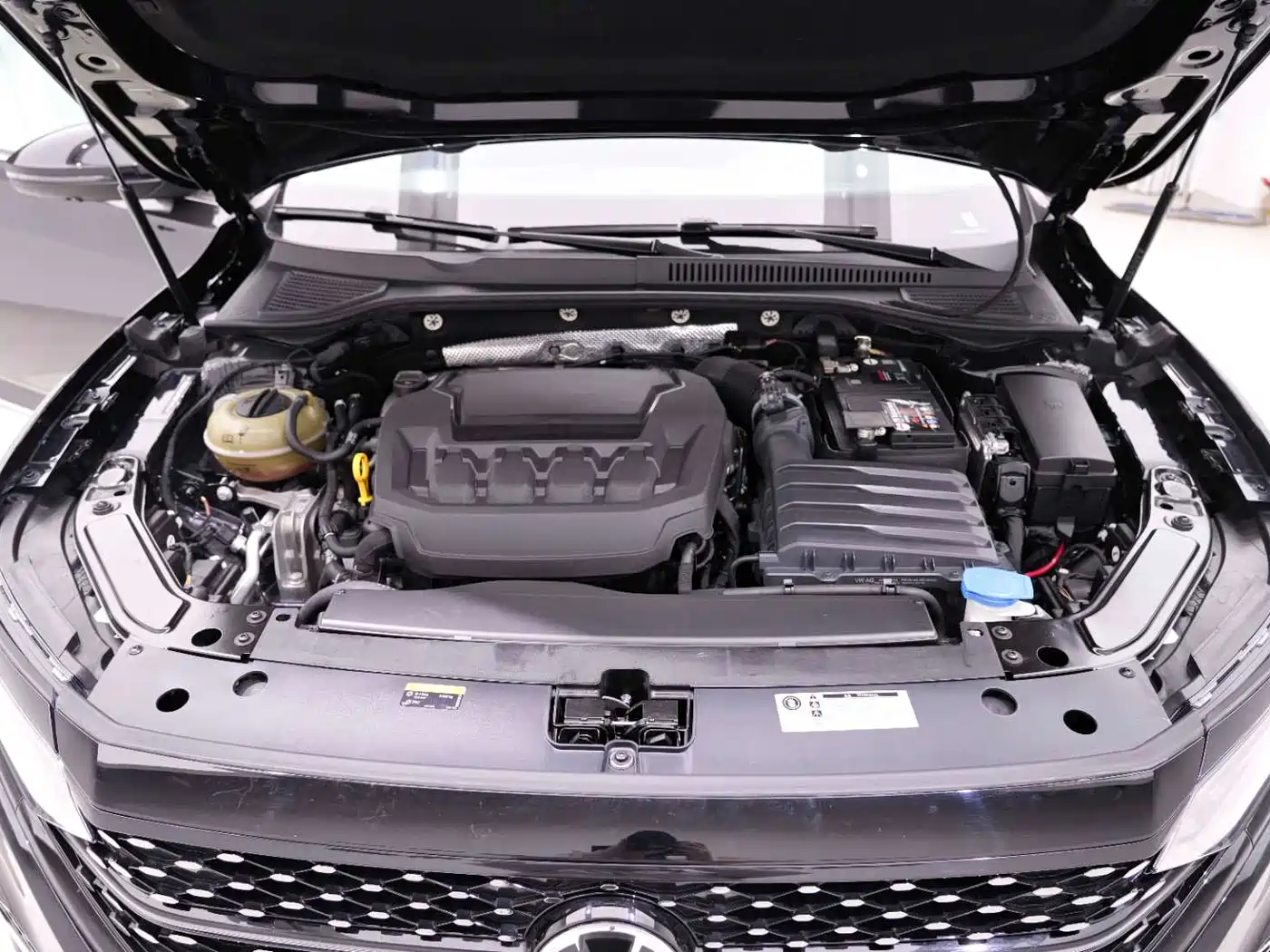Volkswagen Passat 2023 Facelift 330TSI Starlight Luxury Edition фото 22