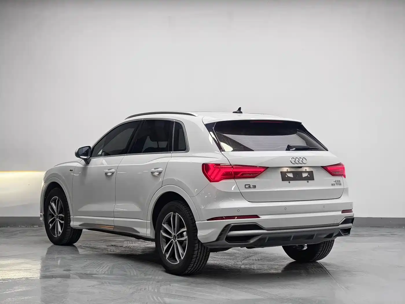 Audi Q3 2023 35 TFSI Progressive Dynamic (1.4T) фото 4