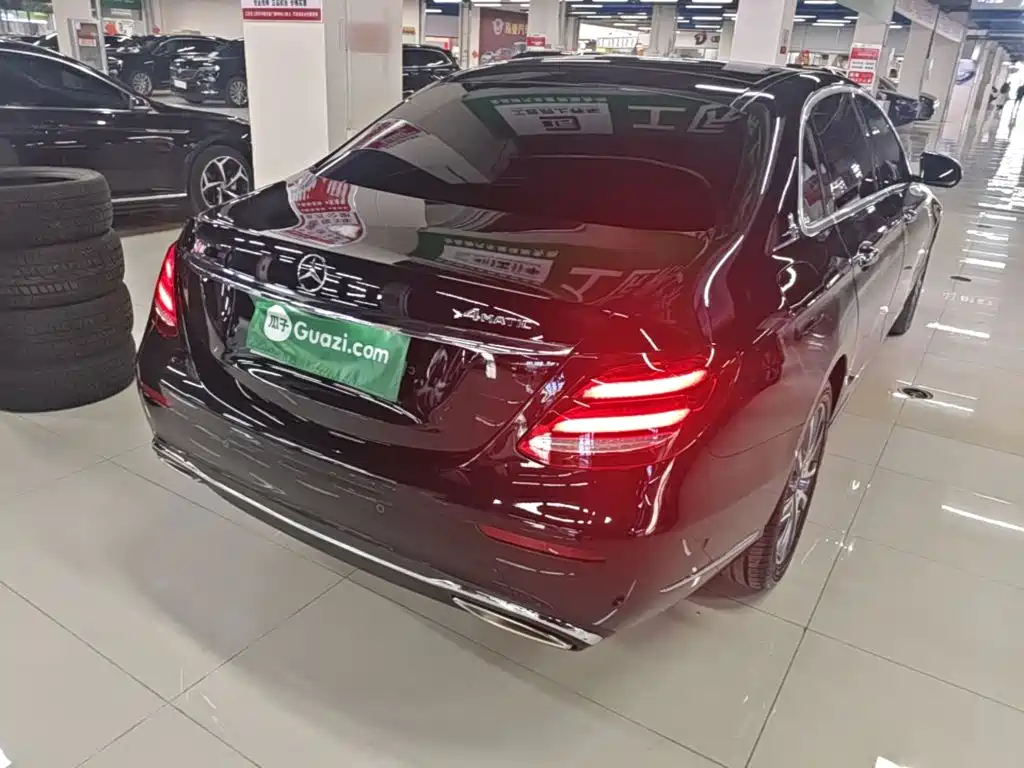 Фото 7 - Mercedes-Benz E-Class