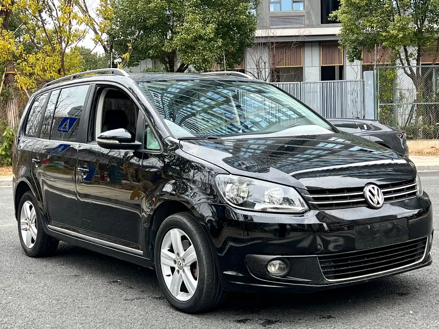 Volkswagen Touran 2015 1.4T DSG Comfort Edition 5-seater фото 3