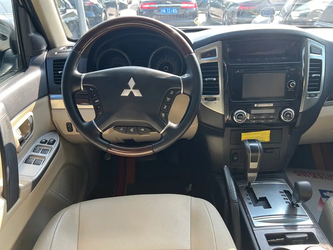 Mitsubishi Pajero (Import) 2018 2018 3.0L Automatic Luxury Edition