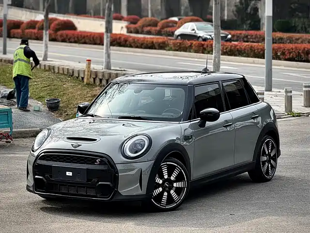MINI 