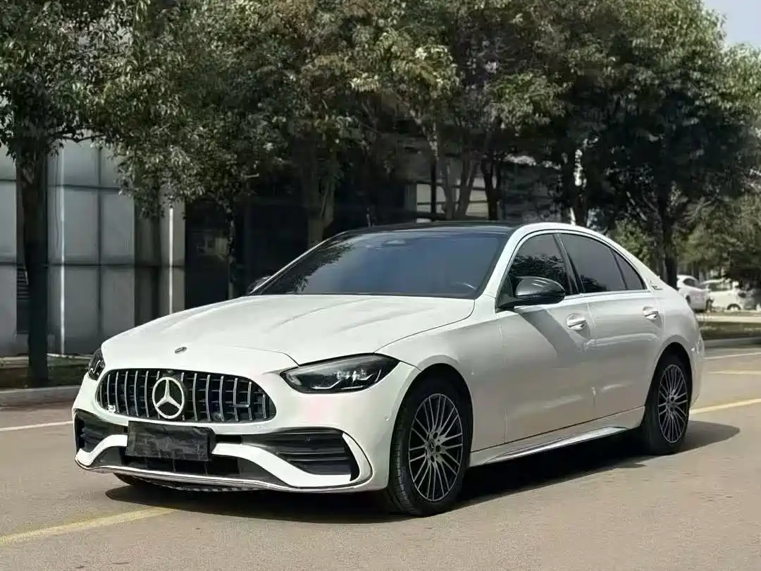 صورة 3 - Mercedes-Benz C-Class