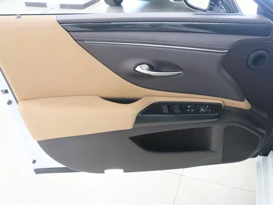 Lexus ES 2018 200 Excellence Edition China V фото 12
