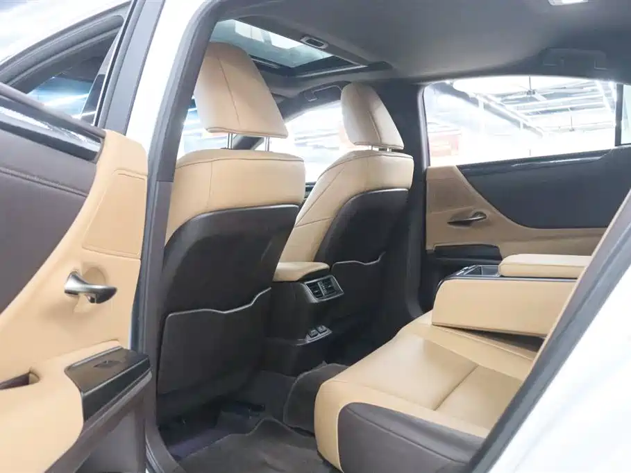 Lexus ES 2018 200 Excellence Edition China V фото 16