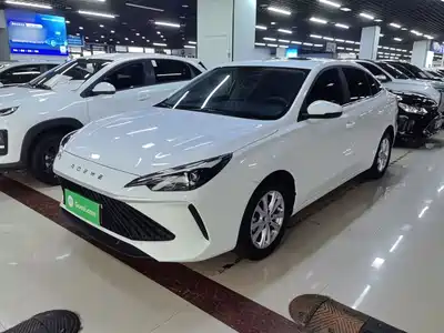 Roewe i5