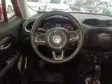 Photo 11 - Jeep Renegade