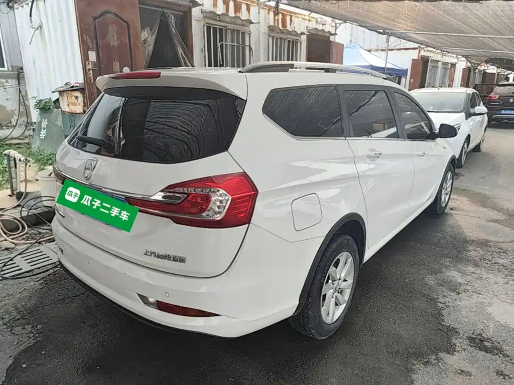 Baojun 310W 2017 2017 1.5L Manual Fashion Edition (China V)
