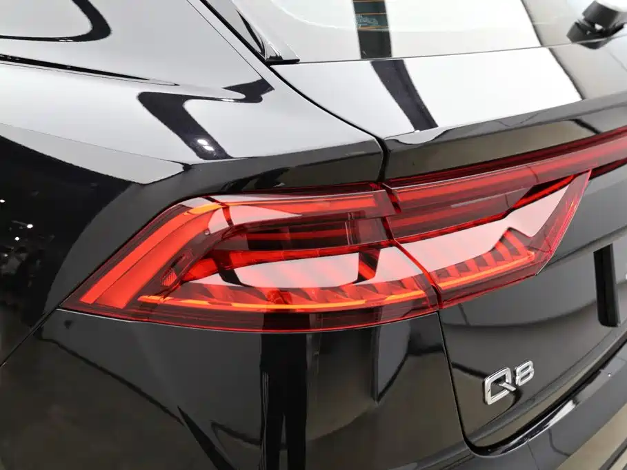 Audi Q8 2020 2019 55 TFSI Luxury Dynamic
