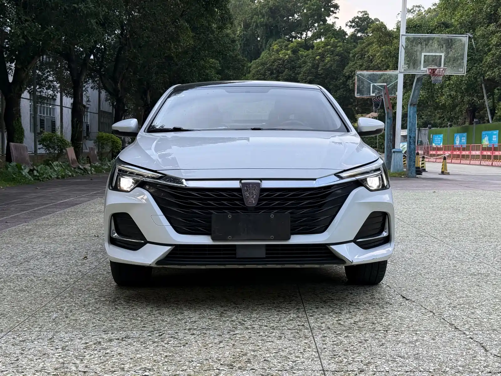 Фото 6 - Roewe i6 MAX EV