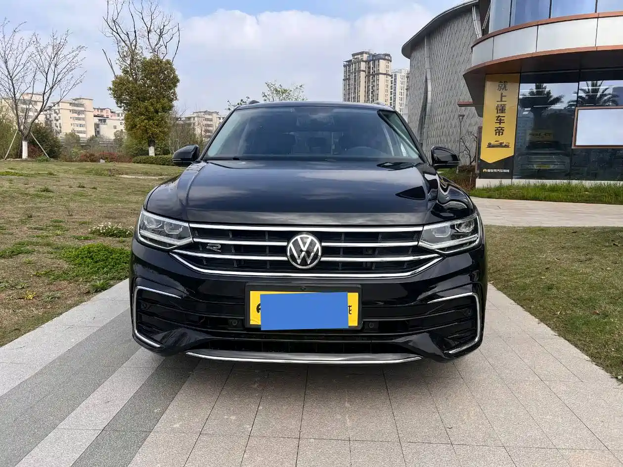 Volkswagen Tiguan L 2022 330TSI Auto 2WD R-Line Premium Edition фото 2