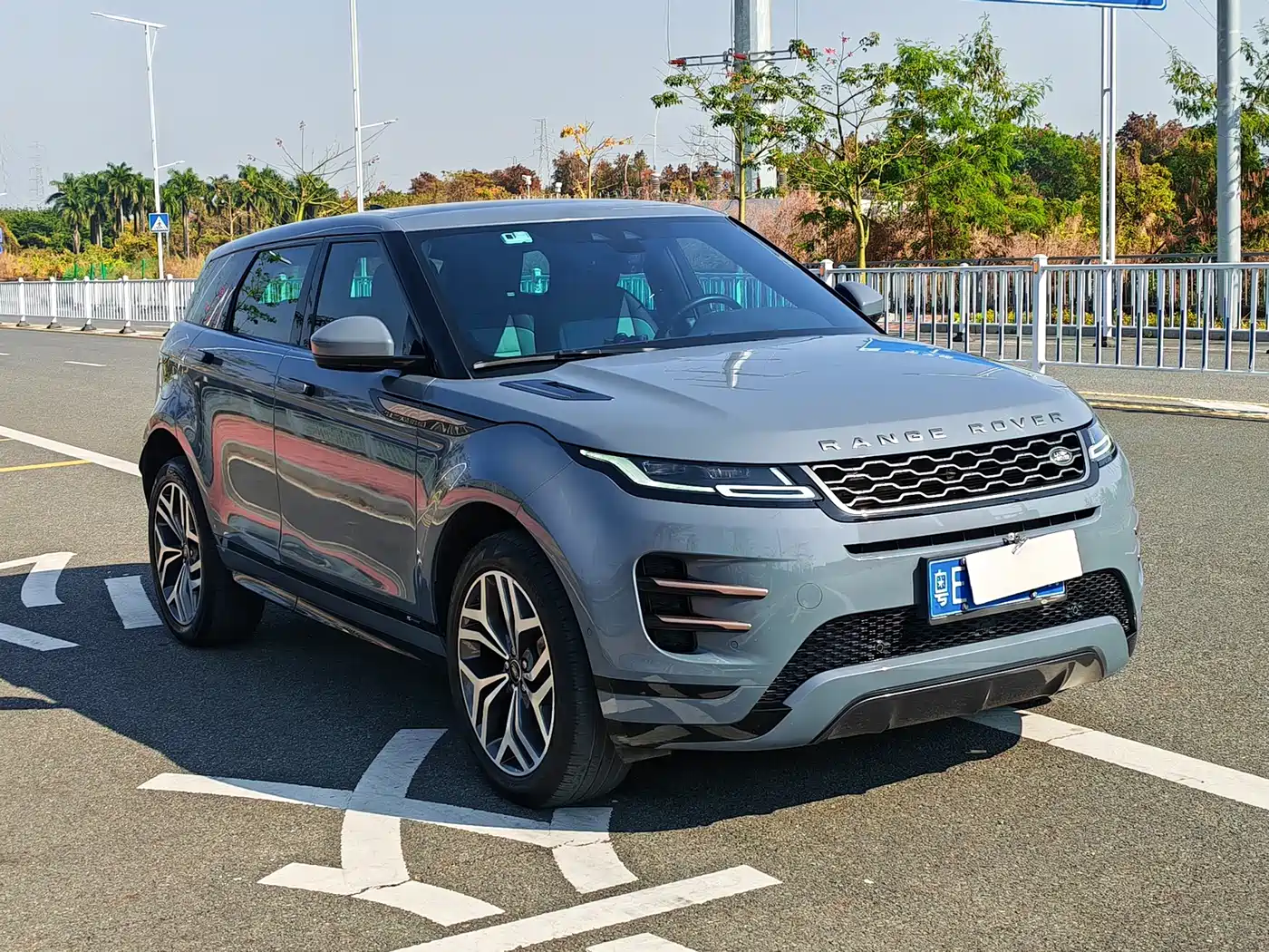 Land Rover Range Rover Evoque 2020 249PS R-DYNAMIC HSE Luxury Custom Edition фото 3