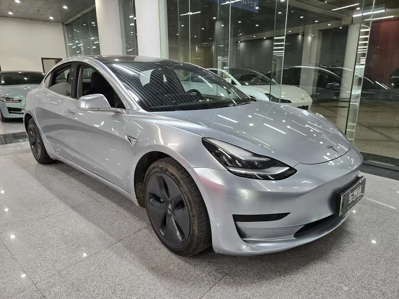 TESLA MODEL 3