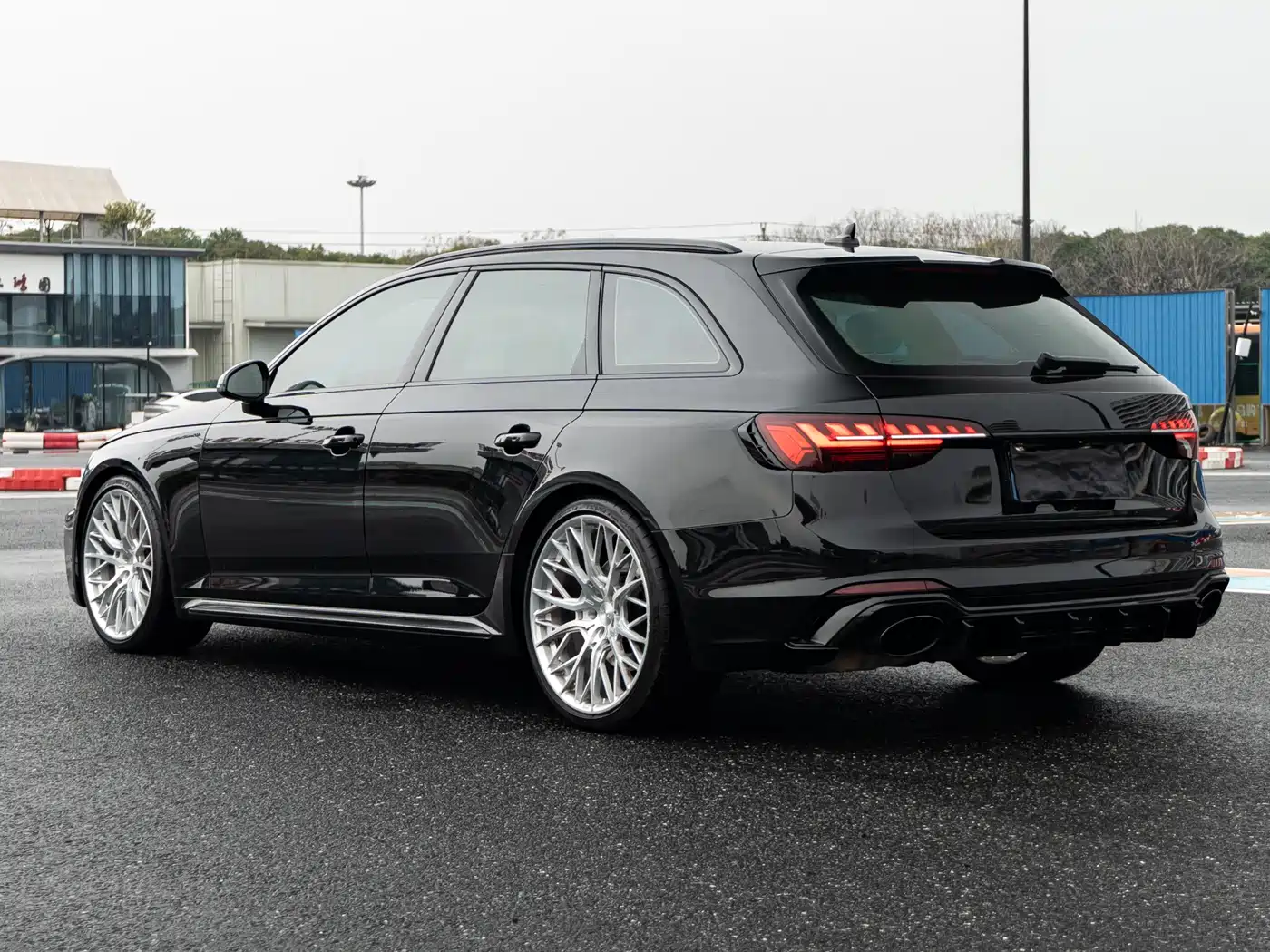 Audi RS 4 2022 RS4 Avant Obsidian Edition фото 7