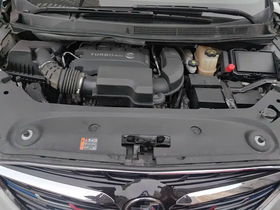 Photo 10 - Buick GL8