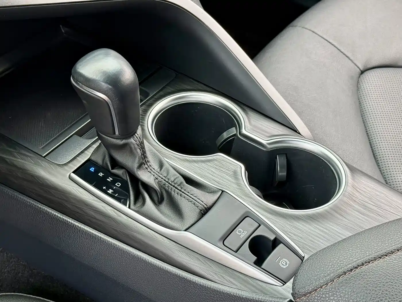 Toyota Camry 2021 2.0G Luxury Edition фото 12
