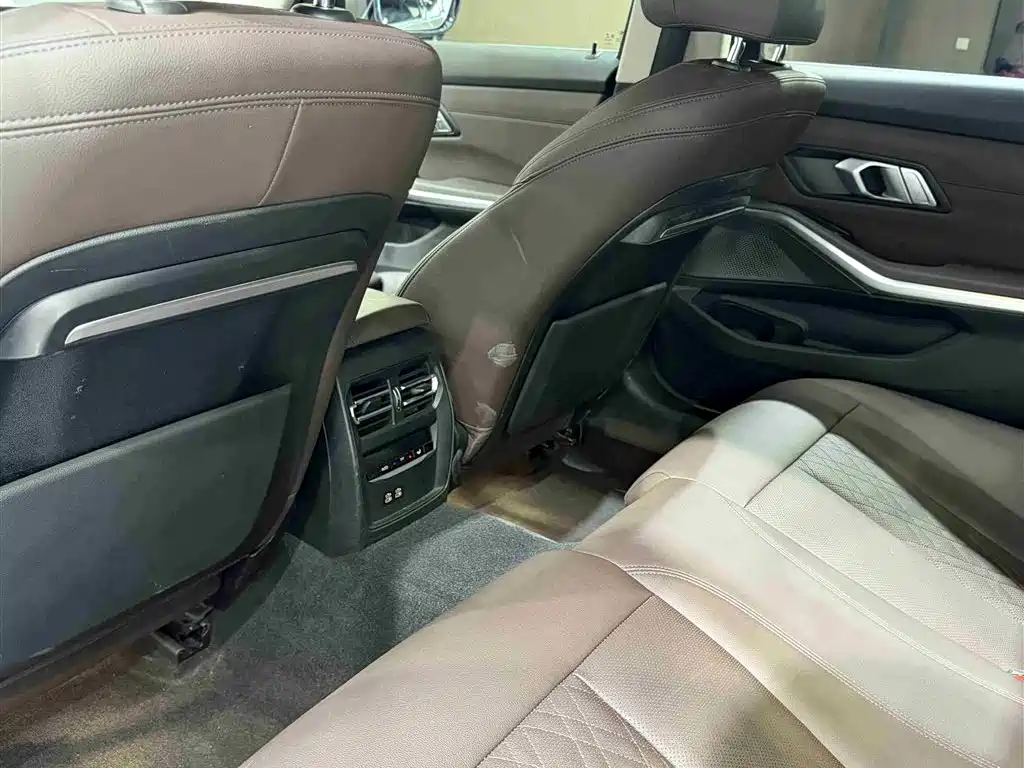 BMW 3 Series 2022 320Li M Sport Package фото 9