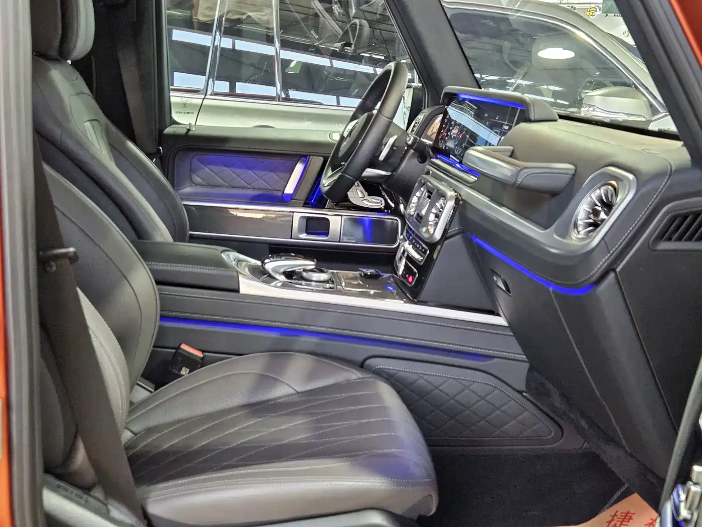 Mercedes-Benz G-Class 2024 G 500 фото 25