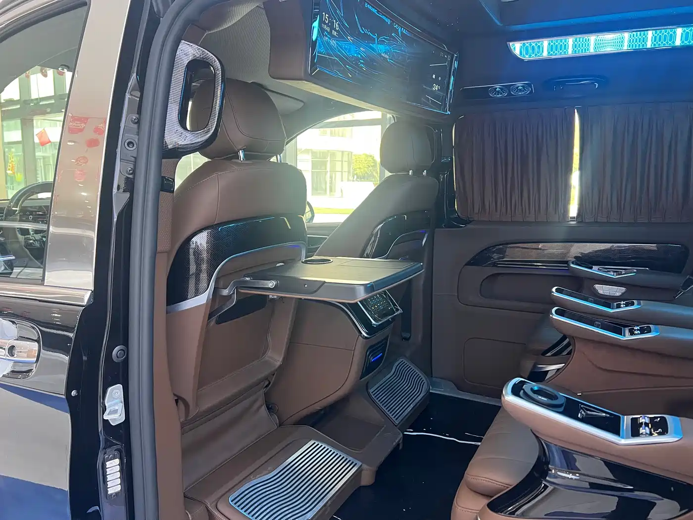 Mercedes-Benz Vito 2024 2.0T Business 7-Seater фото 9