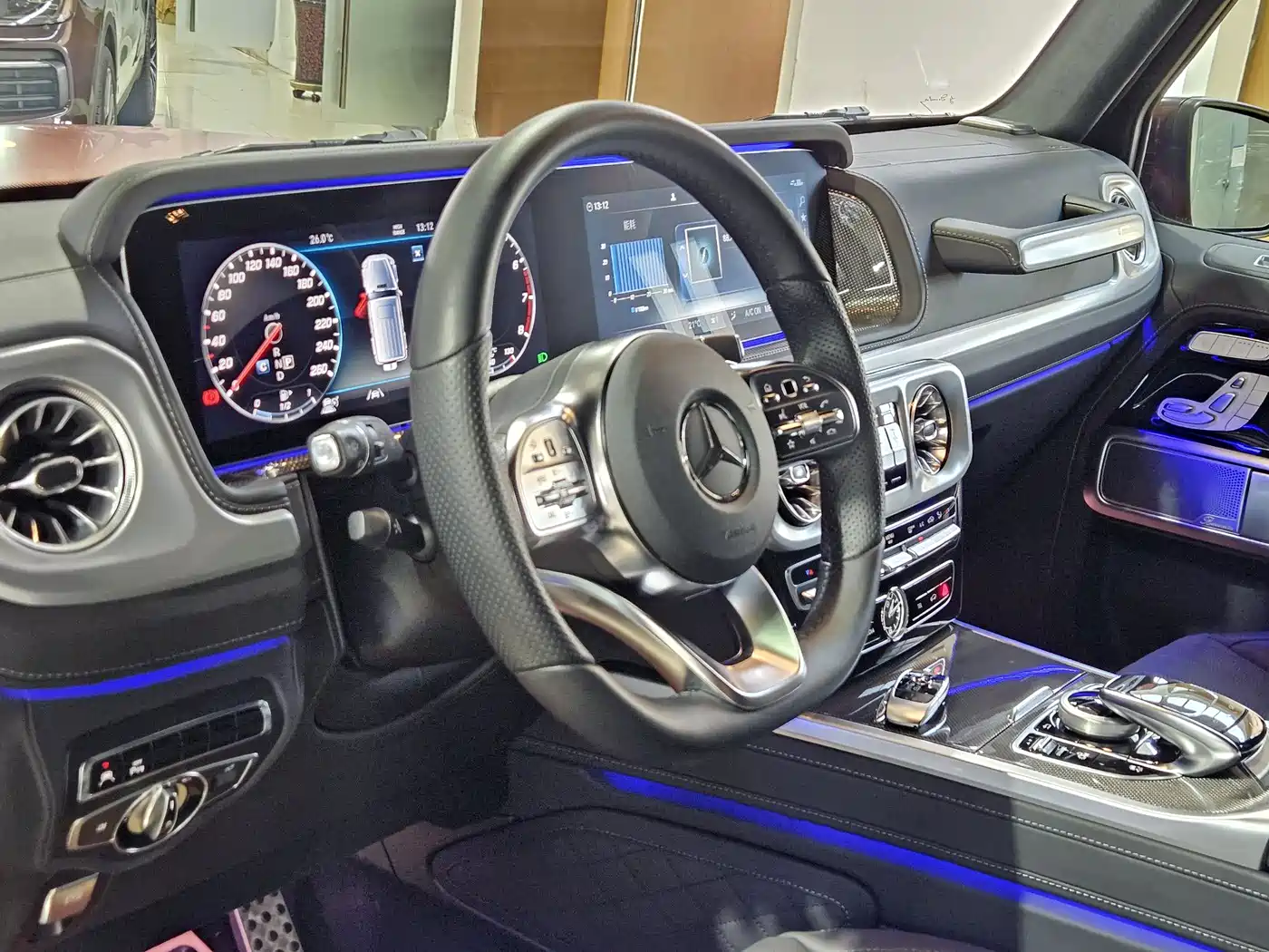 Mercedes-Benz G-Class 2024 G 500 фото 17