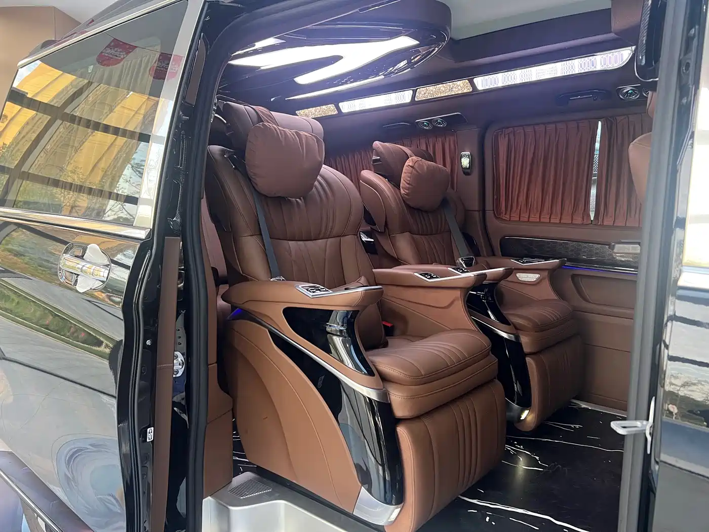 Mercedes-Benz Vito 2024 2.0T Business 7-Seater фото 11