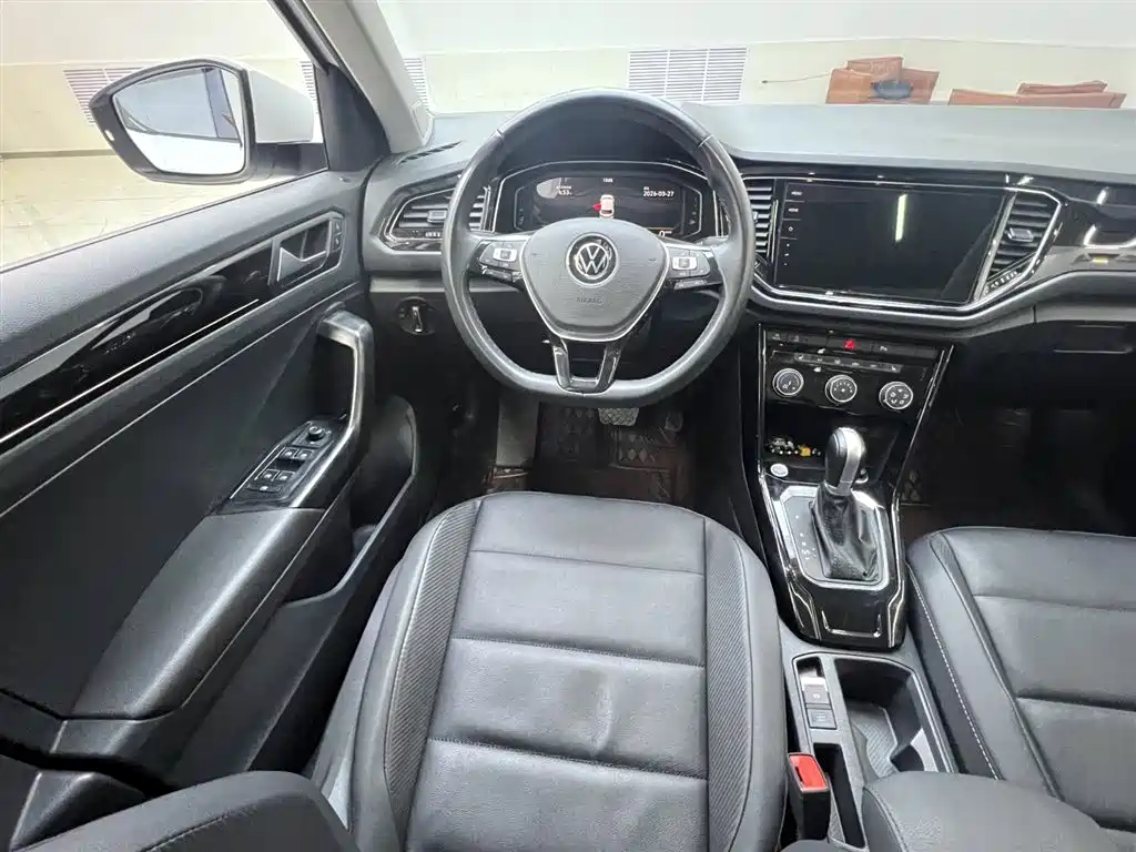 VOLKSWAGEN T ROC EXPLORING SONGS