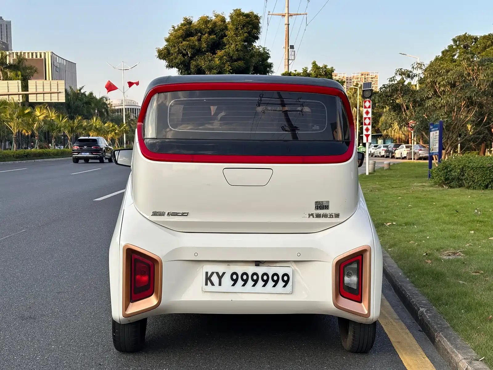 Фото 6 - Baojun E200