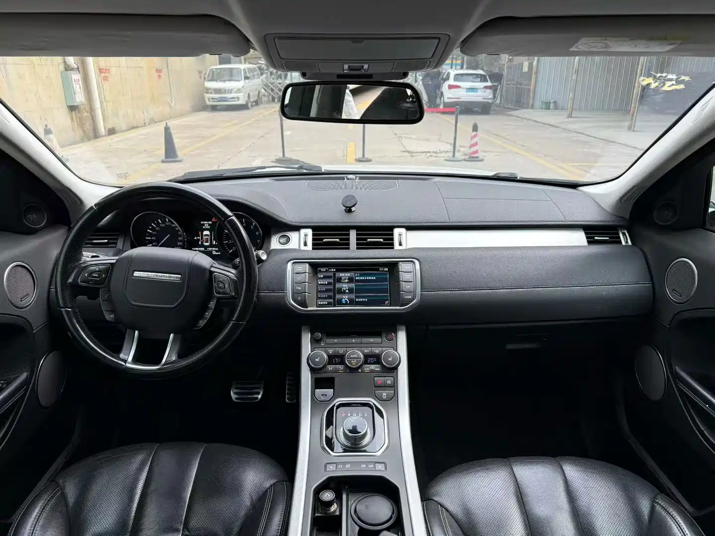 صورة 6 - Land Rover Range Rover Evoque (Import)