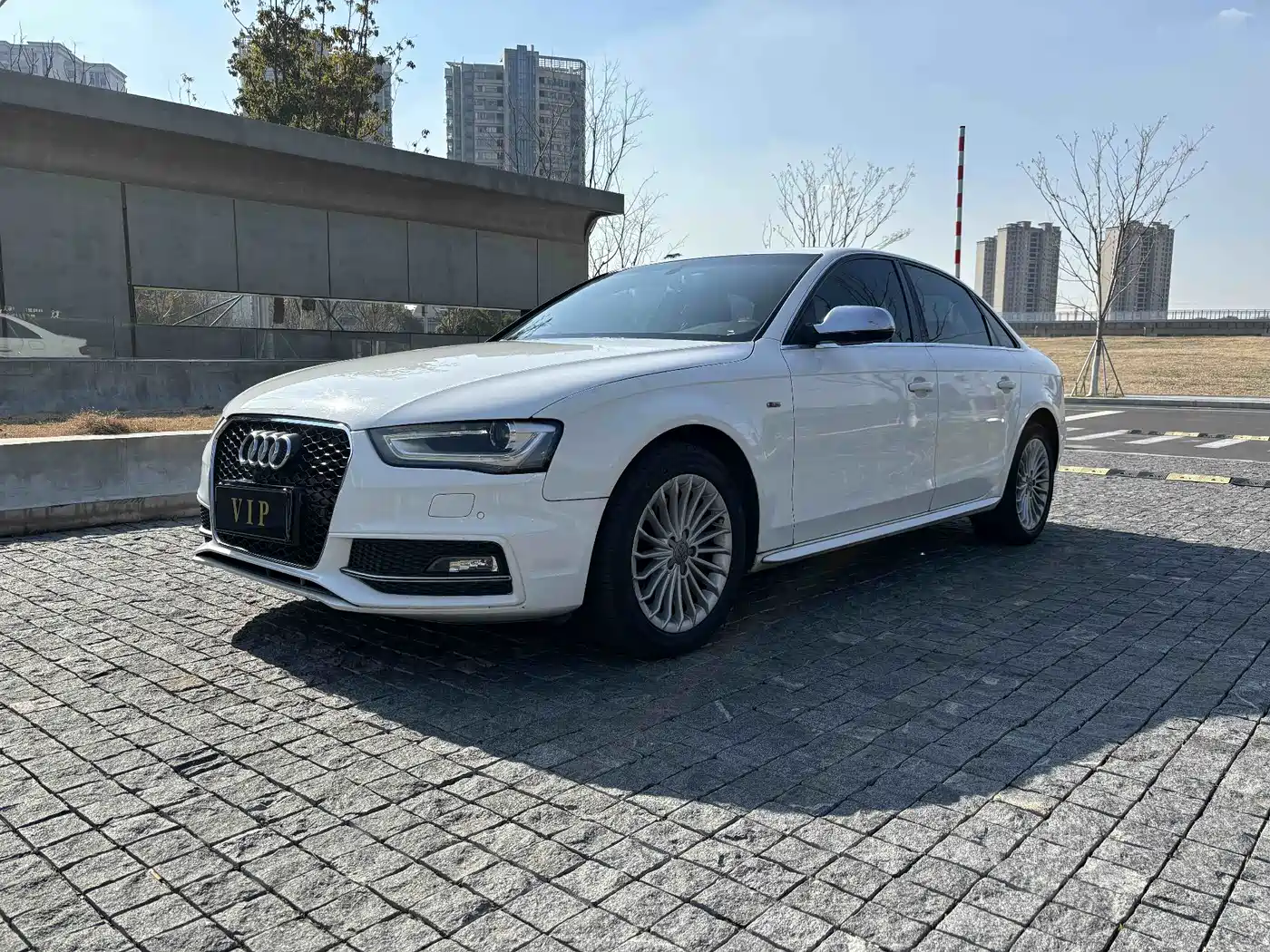 Audi A4L 2013 40 TFSI quattro Personality Sport