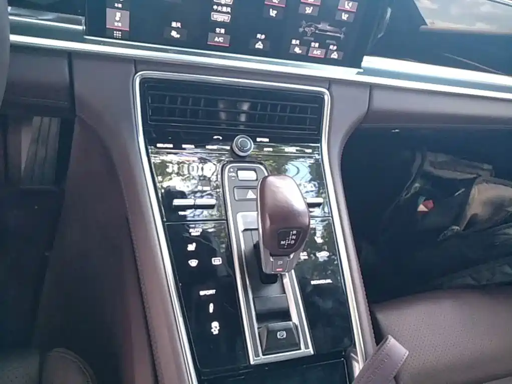 Photo 10 - Porsche Panamera